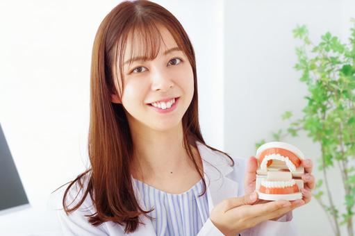 歯が割れて抜歯になった！歯が割れないための予防と対策