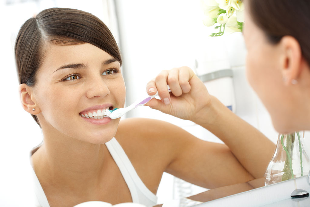 むし歯・歯周病予防の必須アイテム、歯間ブラシを使うときの５つの注意点